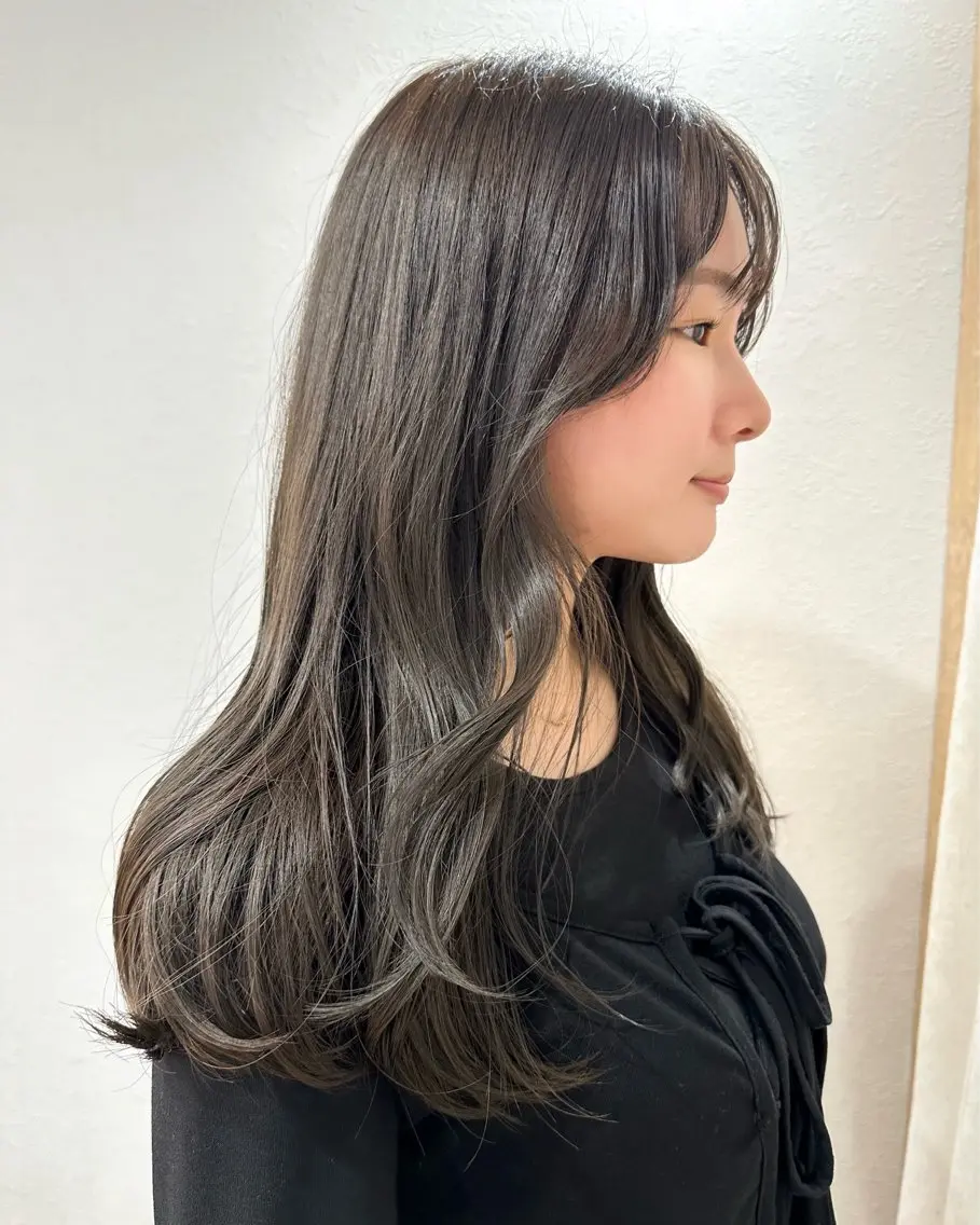ロング カラー カット ヘアカラー トリートメント TRENCH 相澤 果歩のヘアスタイル