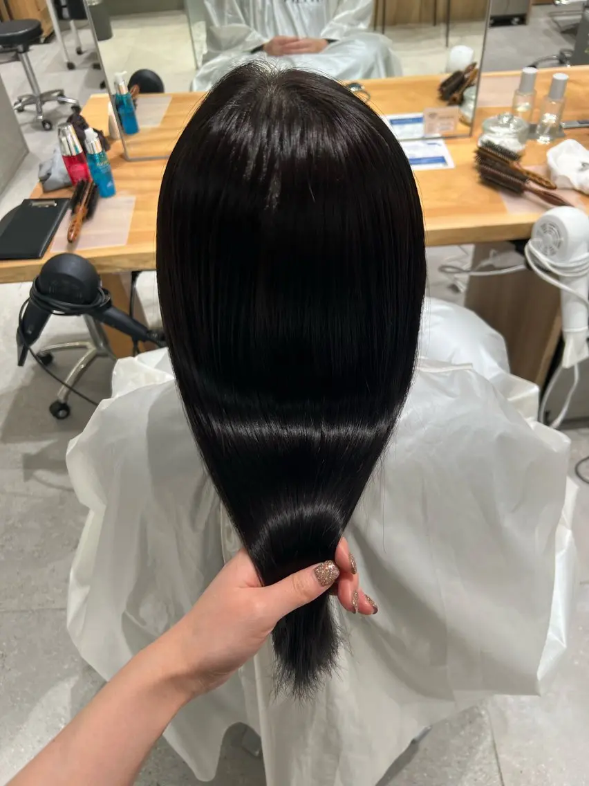 パーマ 縮毛矯正 MINX momokaのヘアスタイル