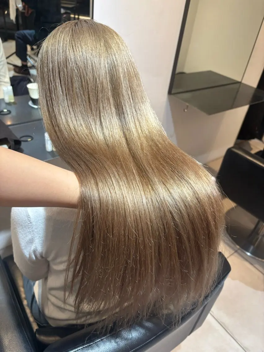 ロング ヘアカラー 🐏YUNA＊透明感 ハイトーンカラー✨のヘアスタイル