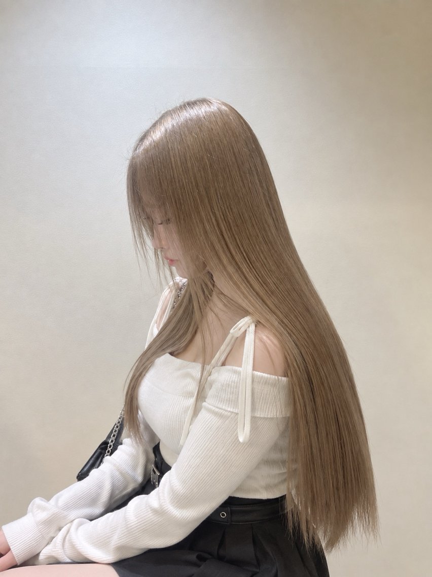 ロング カット ヘアカラー ハイトーン/ブリーチ 特化/𝕐𝕌𝕀のヘアスタイル