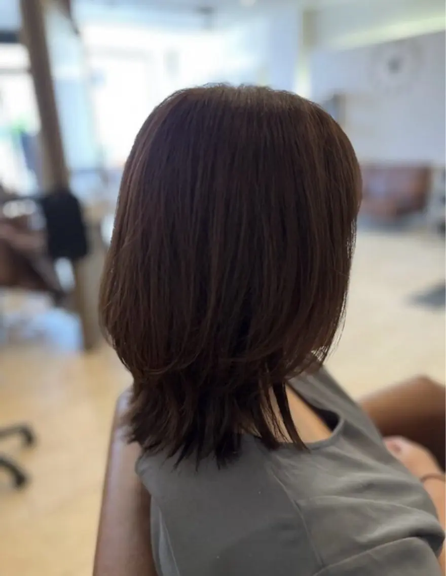 ミディアム Cuthie 泉川のヘアスタイル