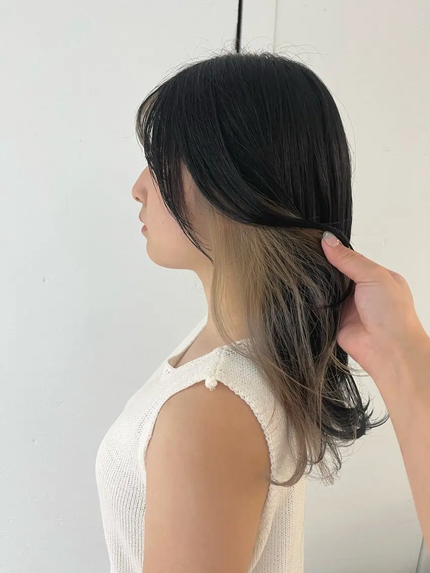 ロング カラー インナーカラー ヘアカラー トリートメント 顔周りカット／透明感 カラー／Kurumeのヘアスタイル