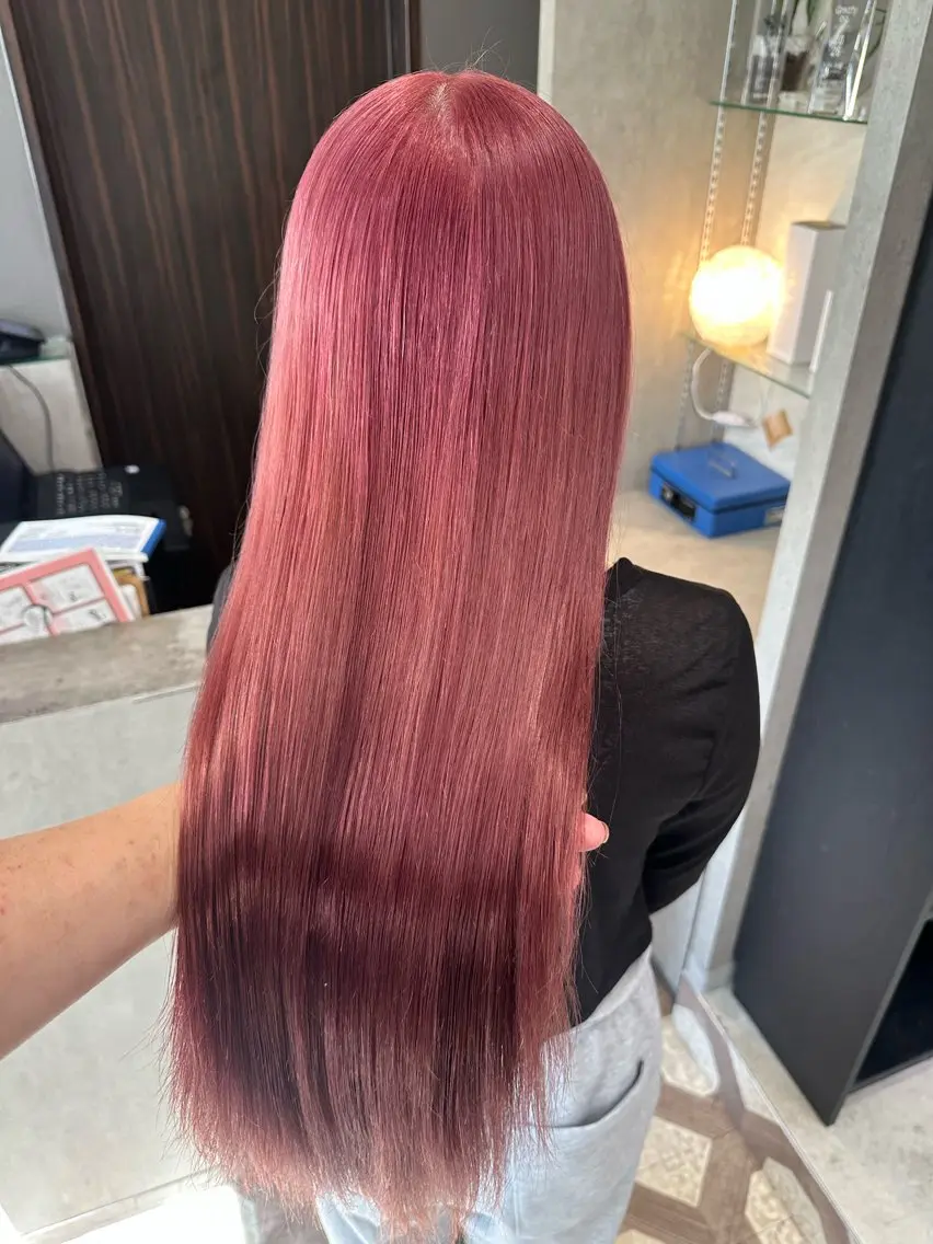 セミロング カラー ベージュカラー ブリーチ ケアブリーチ 透明感カラー ハイトーンカラー ヘアカラー 天神暖色カラー レイヤー・髪質改善のヘアスタイル