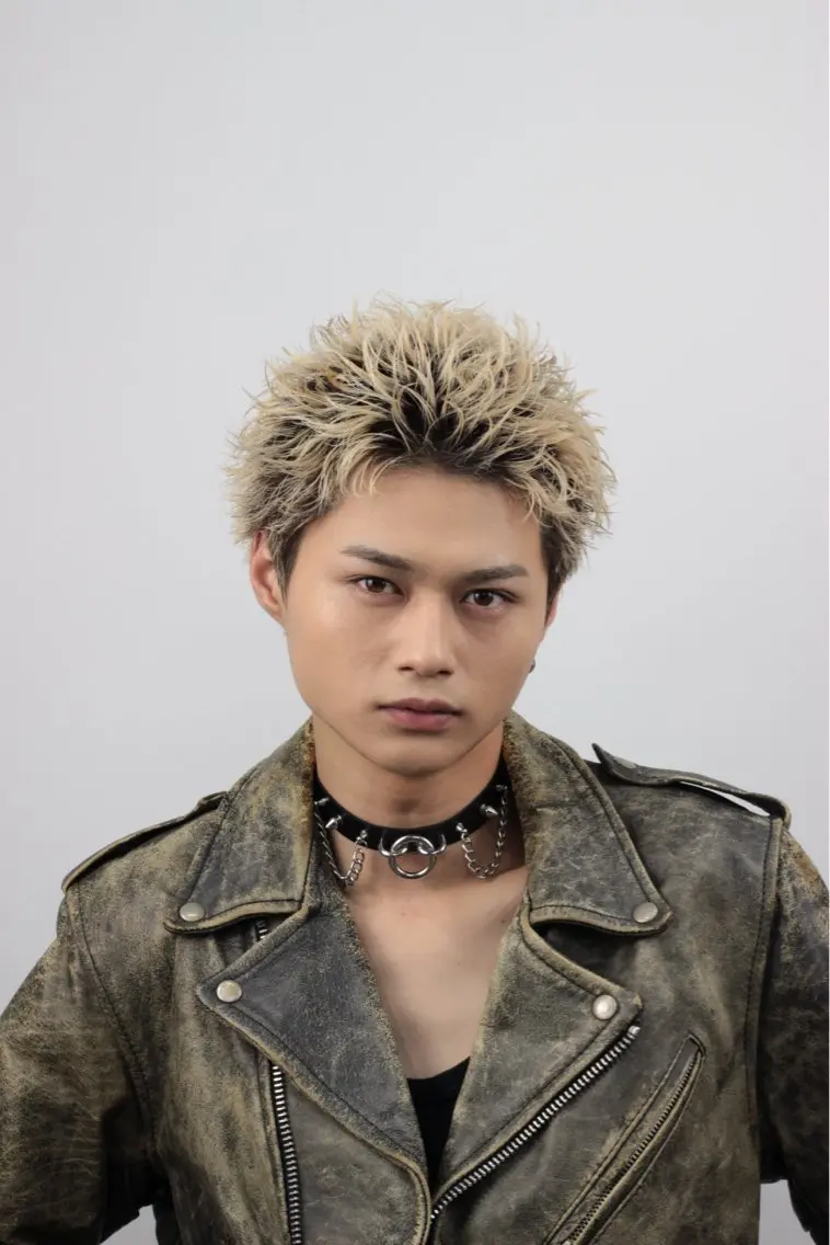 ショート カラー ヘアアレンジ メンズ メンズパーマ メンズツイストパーマ 波巻きパーマ ツイストパーマ 🔥ニュアンス フェザー小林海斗🔥のヘアスタイル