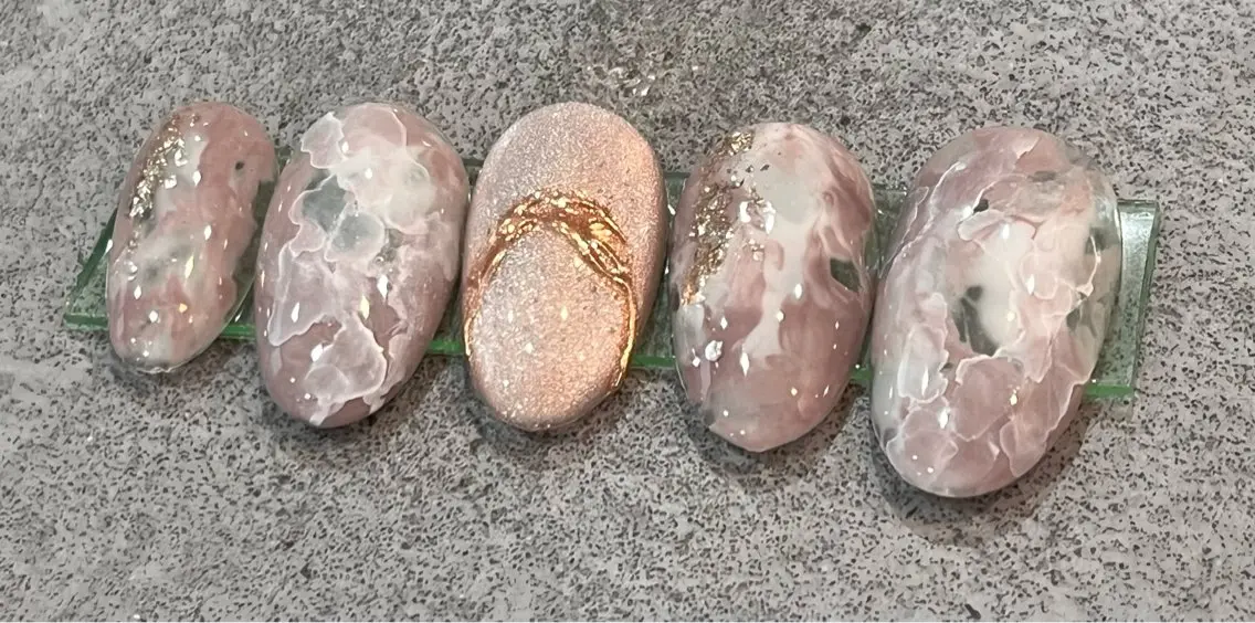 ネイル ニュアンスネイル H. MAKIのネイルデザイン
