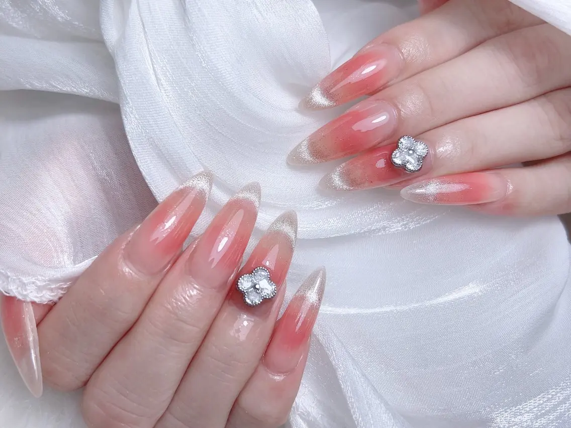ネイル 🎀M nails✨ ビューティーのネイルデザイン
