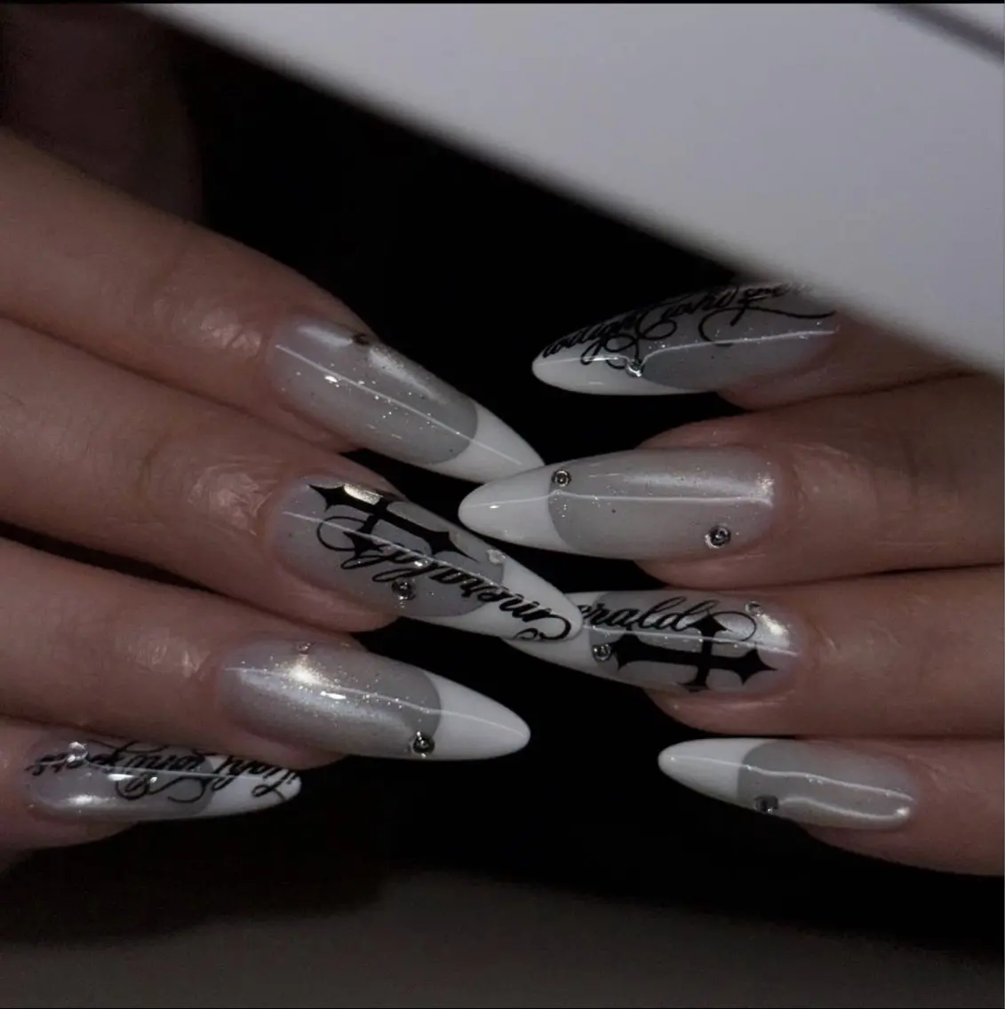 ネイル ハンドネイル HAPPI NAIL CALINのネイルデザイン