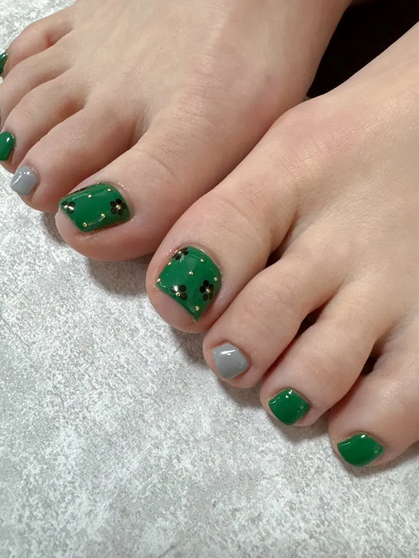 ネイル フットネイル C.Nail &Eyeのネイルデザイン