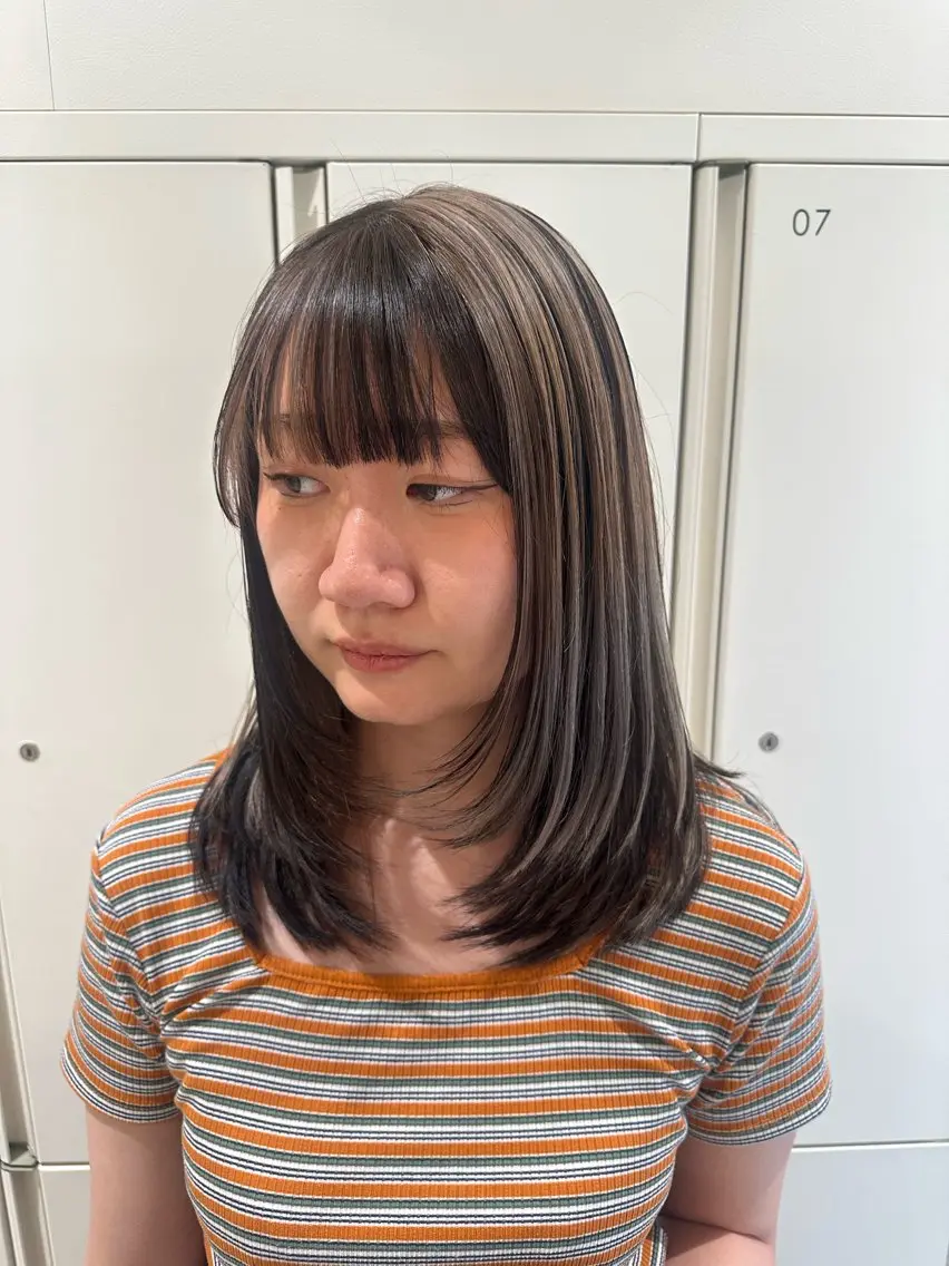 ロング カラー ヘアアレンジ ヘアカラー トリートメント タイトボブ個性派カラ ーAKANEのヘアスタイル