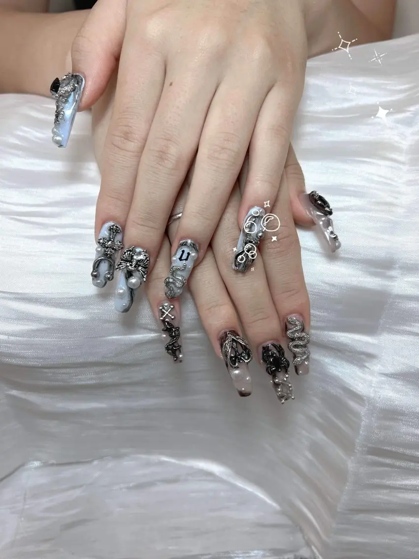 ネイル アートネイル オーロラネイル チークネイル 長さ出し フットネイル Anh Nail 歌舞伎町のネイルデザイン