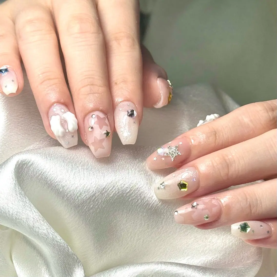 ネイル ハンドネイル ルシイ🎀新宿長さ 出しパーツ専門店のネイルデザイン
