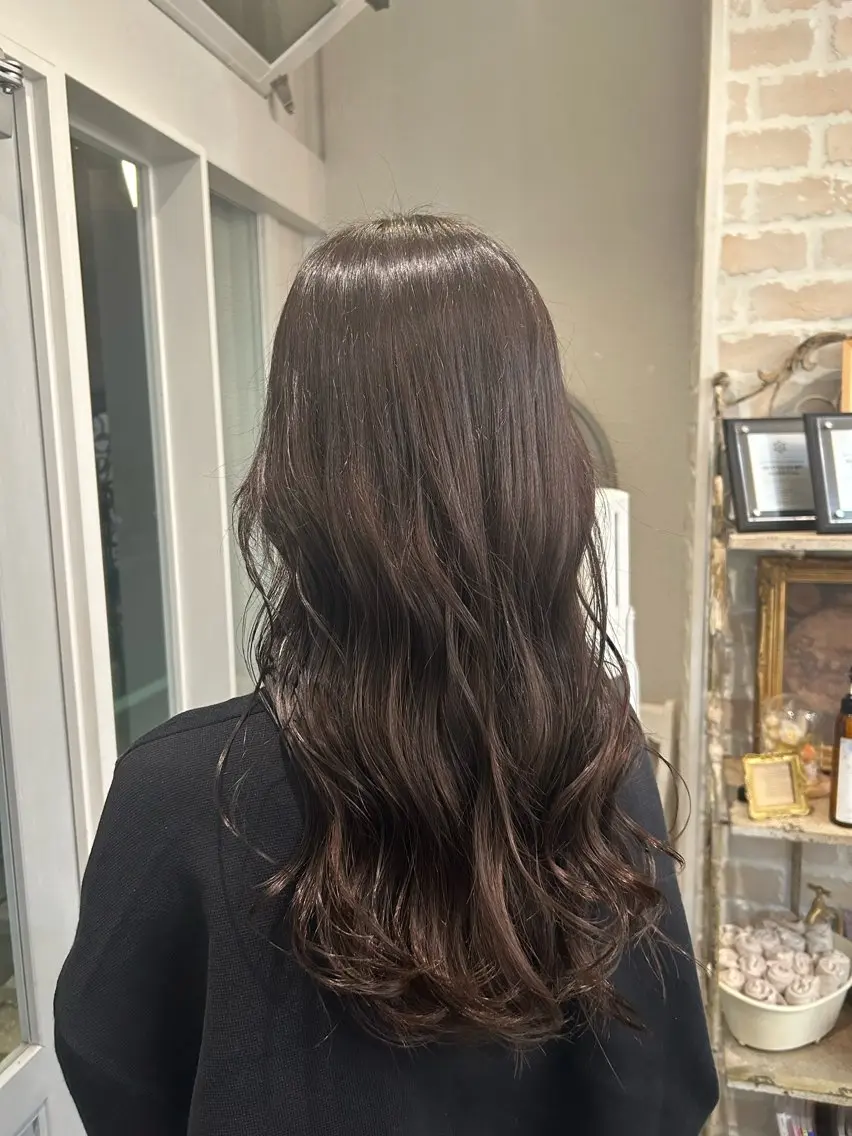ロング トリートメント 小磯 維織のヘアスタイル