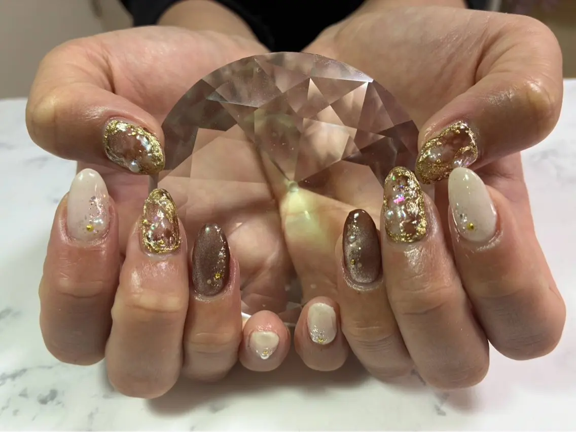 ミディアム フローライト ネイル＆エステのネイルデザイン