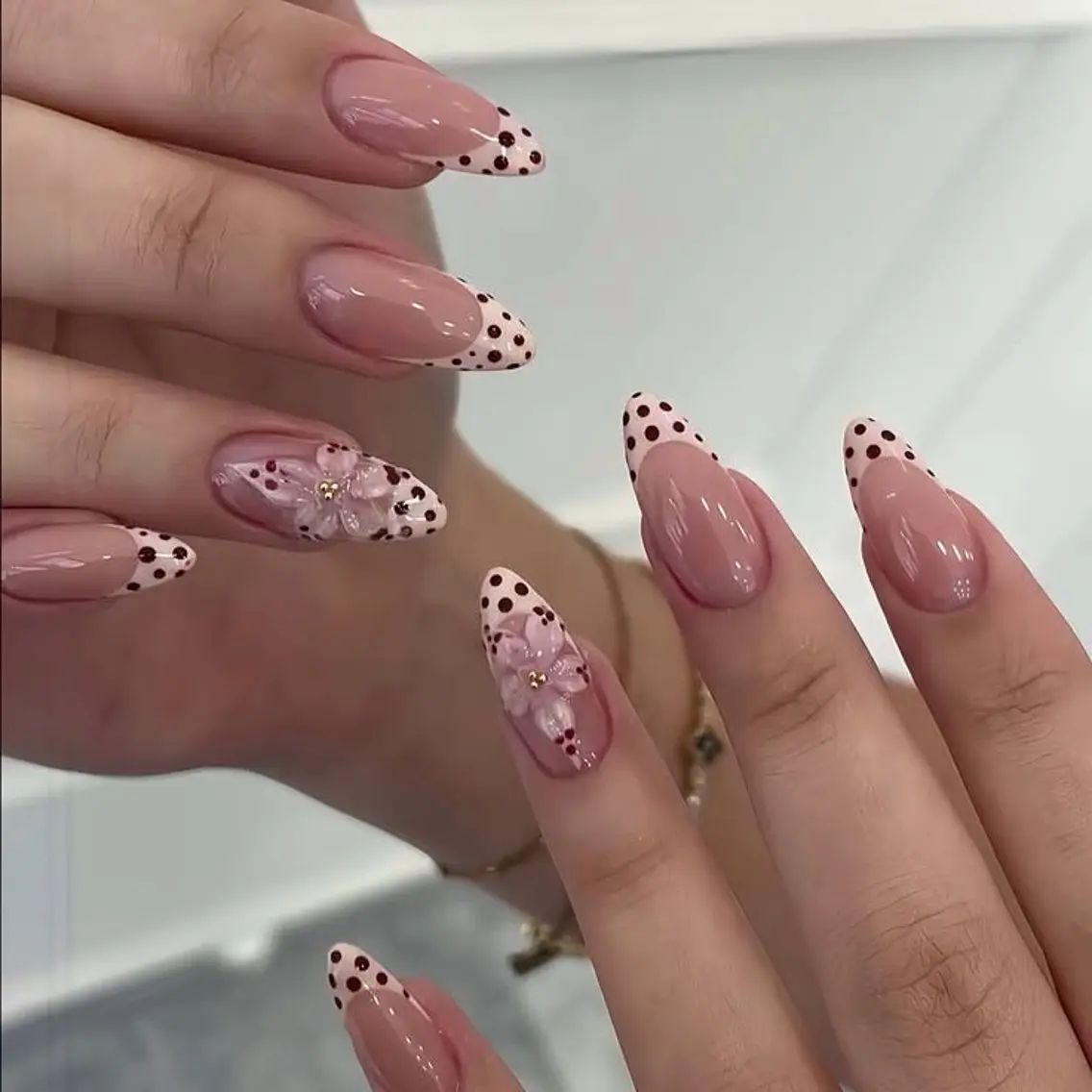 ネイル キラキラネイル 韓国ネイル ロングネイル シンプルネイル ワンホンネイル ハンドネイル Luna Nail.Novaのネイルデザイン