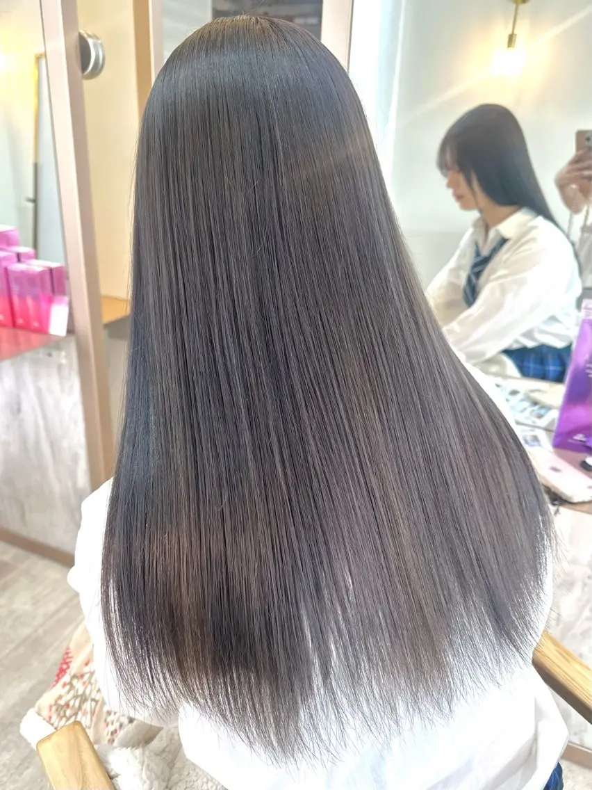 ロング カラー アッシュ アッシュグレー ベージュカラー ブリーチ ケアブリーチ ヘアカラー トリートメント 🦋高瀬寛菜🦋 韓国レイヤーのヘアスタイル