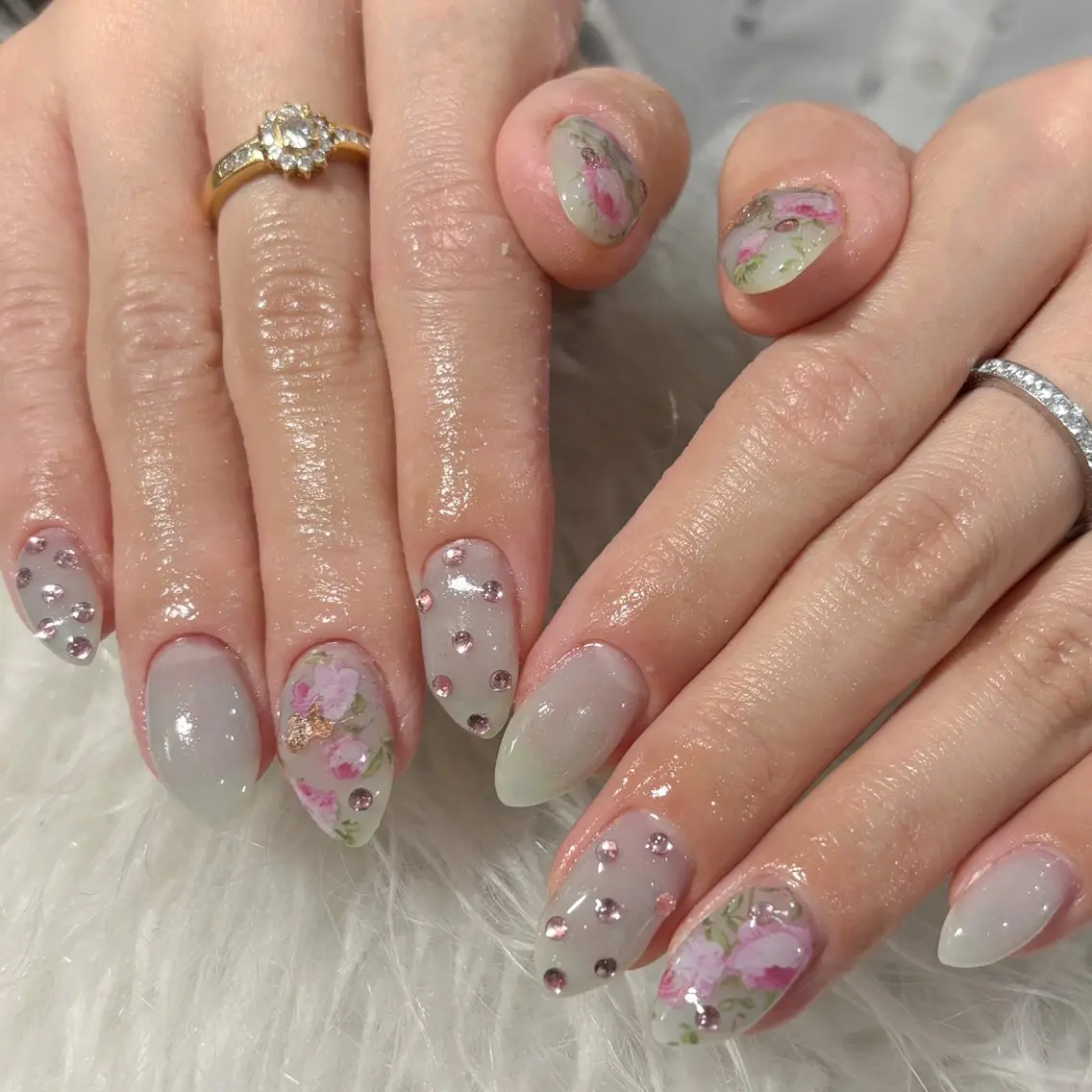 ネイル ハンドネイル LAVISH manaのネイルデザイン