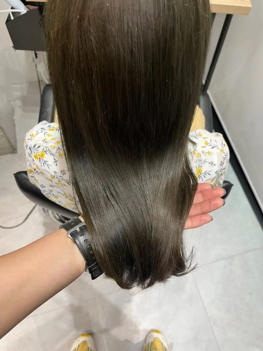 ロング カラー カット ヘアカラー トリートメント ブリーチなし 暖色カラー/井上あいのヘアスタイル