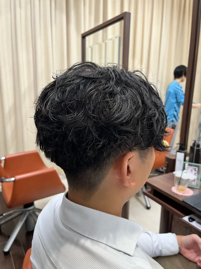 ショート パーマ メンズ センターパート メンズパーマ 🧊メンズ特化🧊 高木航希のヘアスタイル