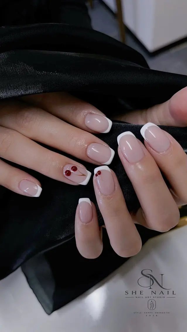 ネイル フレンチネイル シンプルネイル ハンドネイル SHE Nailのネイルデザイン