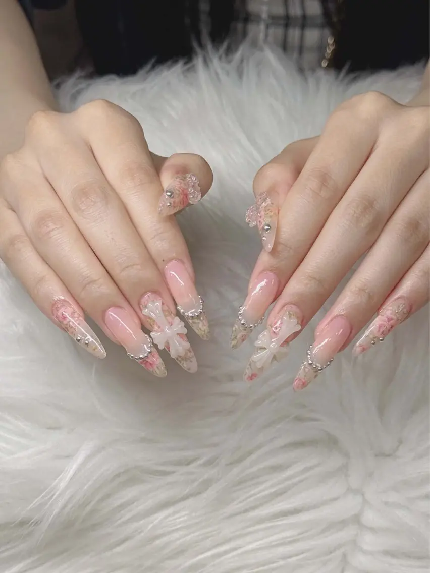 ネイル 長さ出し グラデーション 卒業式 キラキラネイル マグネットネイル ハンドネイル Lee Nailsのネイルデザイン