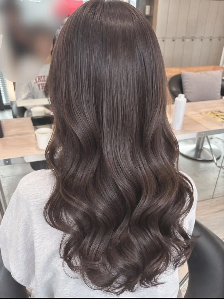 ミディアム ヘアカラー コハク /縮毛矯正　艶カラーのヘアスタイル