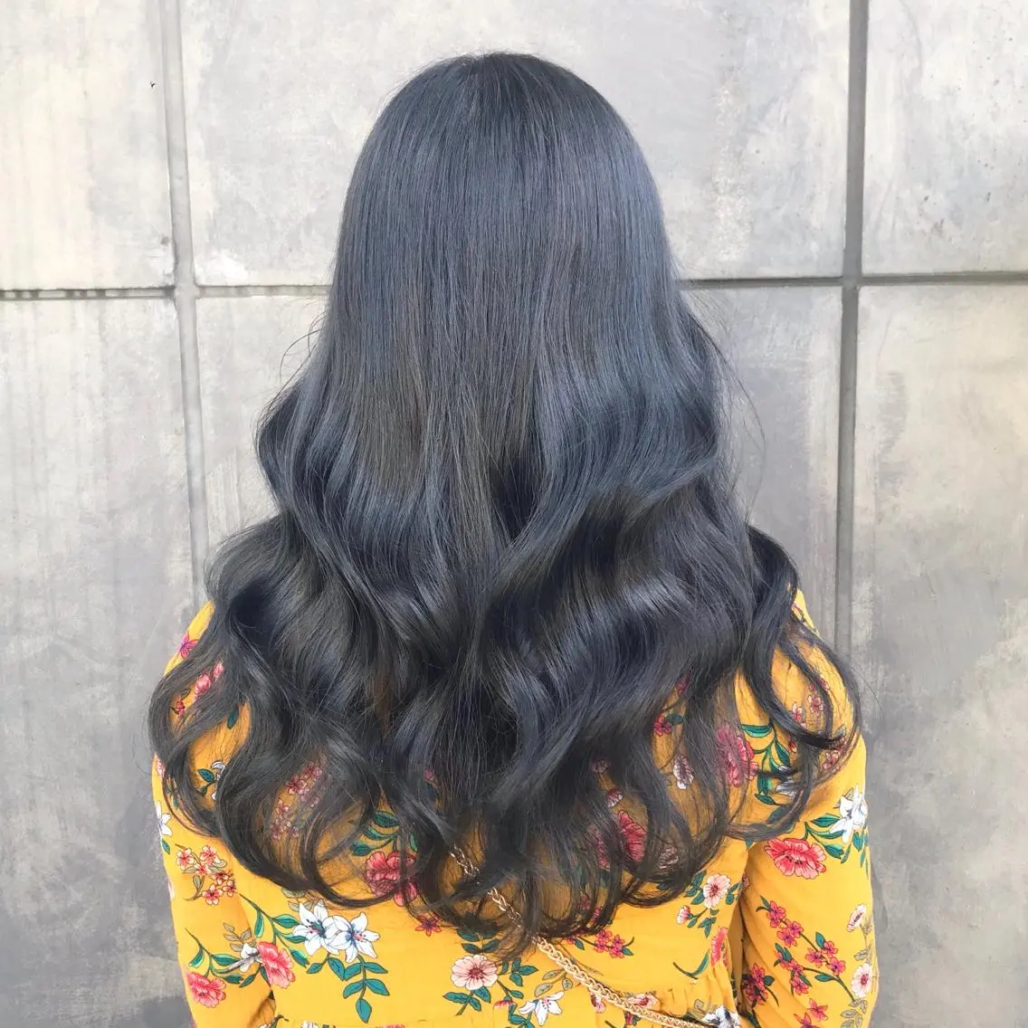 ロング カラー 黒髪 ブルーカラー ブルーブラック ヨシンモリ ムルギョル巻き K-POP好き美容師 🇰🇷Kai.Yのヘアスタイル