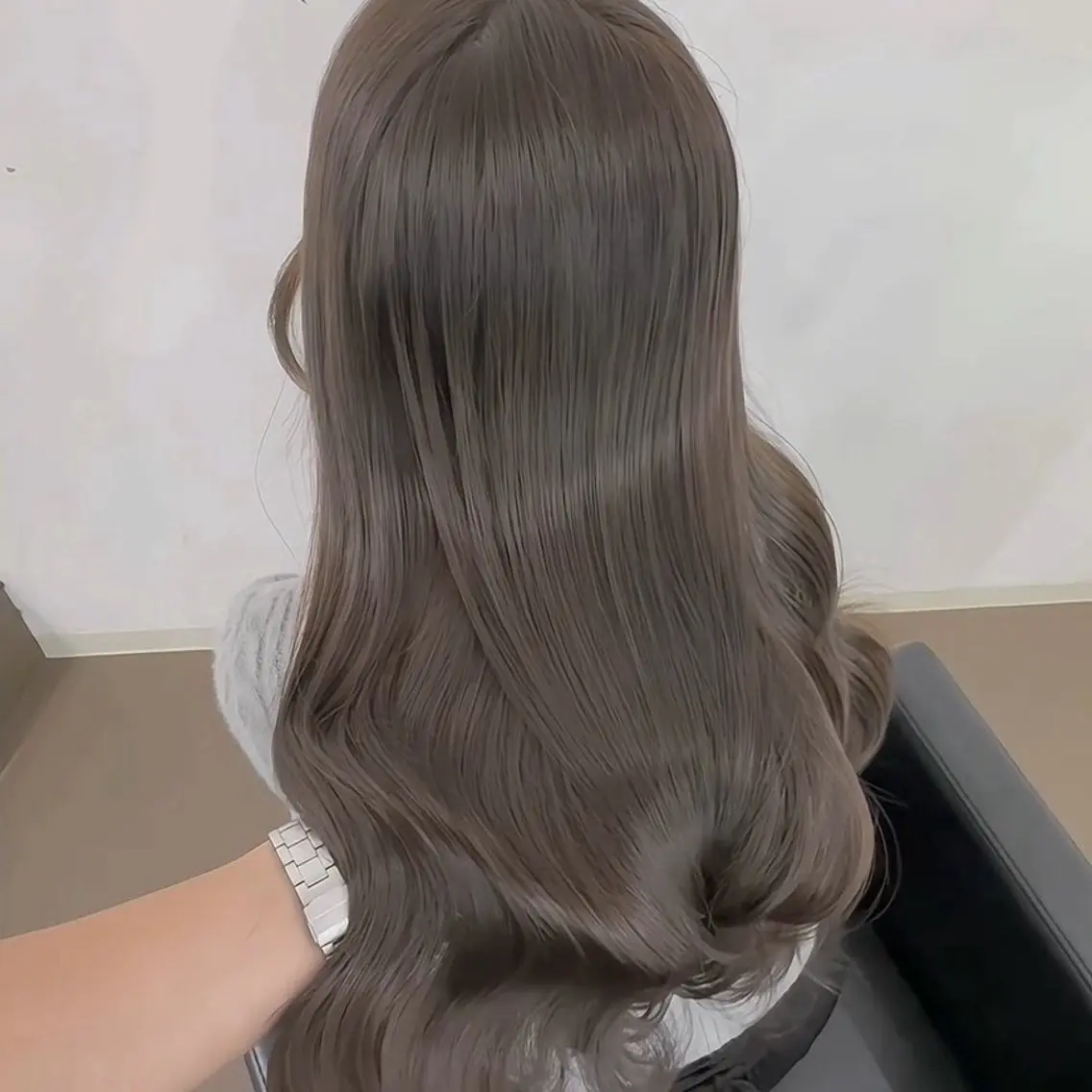 ロング カラー ベージュカラー ブリーチ ブラウンカラー 透明感カラー デザインカラー ヘアカラー トリートメント 涼星/心斎橋/艶髪 モデル様募集中👑のヘアスタイル