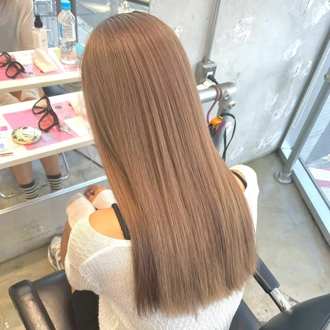 セミロング カラー ヘアカラー トリートメント ✨傷ませないカラー ✨美髪矯正✨レオンのヘアスタイル