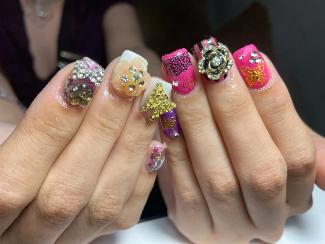 ネイル アートネイル 脇坂 知里のネイルデザイン