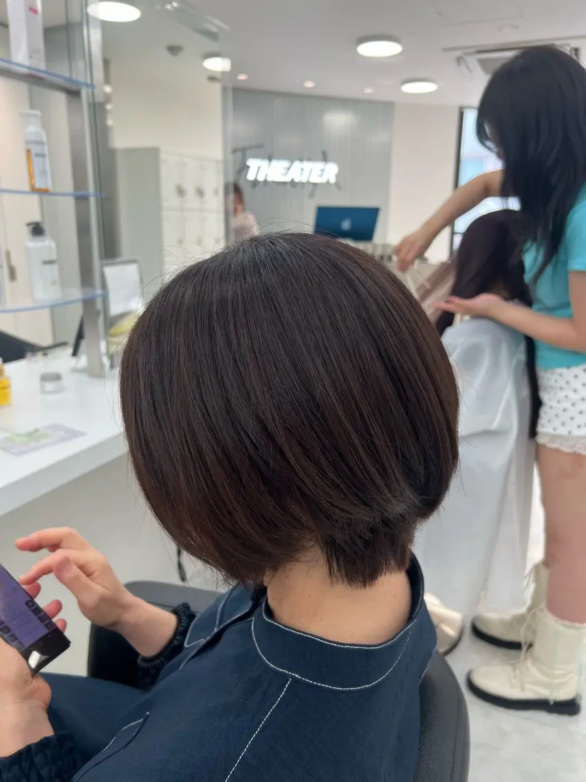 ショート チョコレートブラウン Natsumi / 透明感艶カラーのヘアスタイル