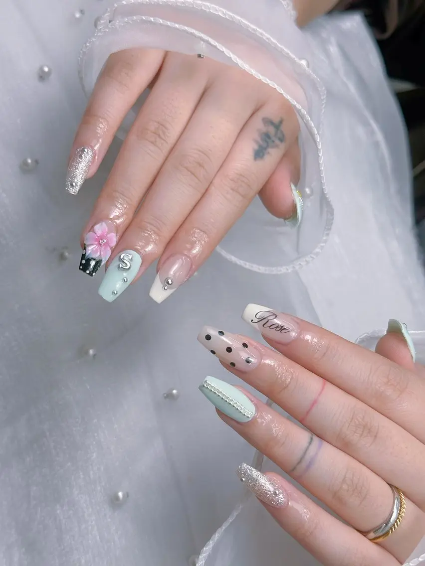 ネイル アートネイル ジェルネイル 韓国ネイル ニュアンスネイル ハンドネイル Luna Nail.Novaのネイルデザイン