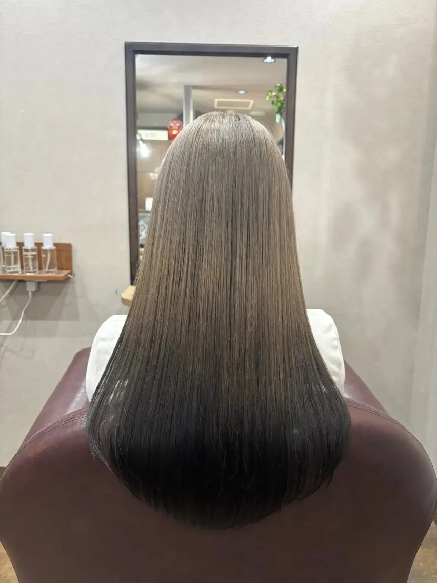 ロング カラー 石田 佳恋のヘアスタイル