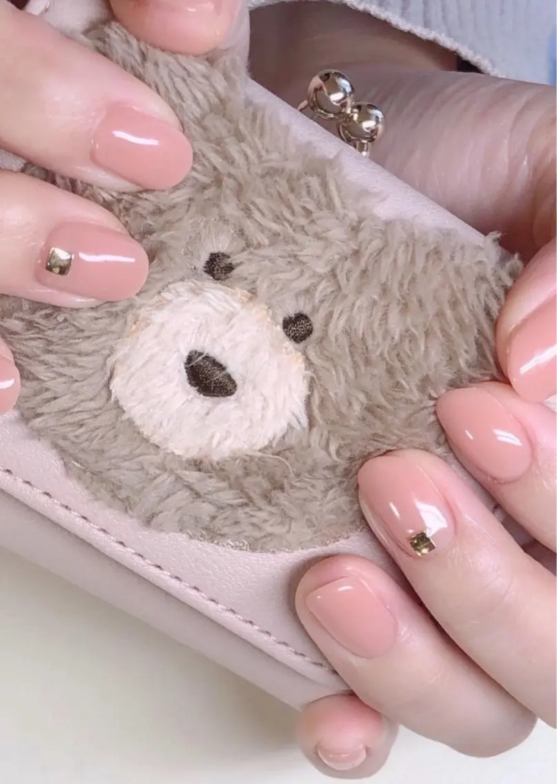 ネイル シンプルネイル ハンドネイル Blowe ニュアンスのネイルデザイン