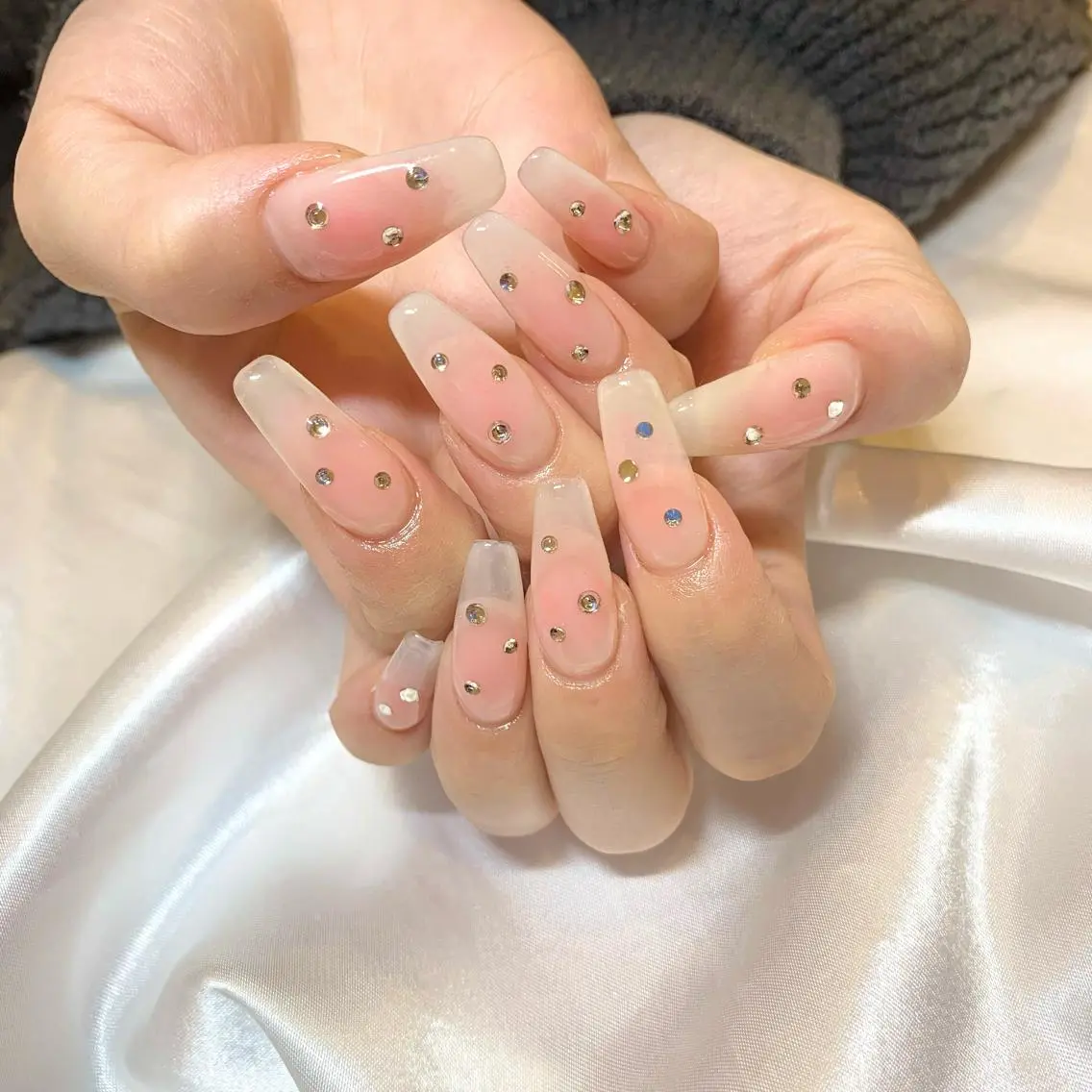 ネイル チークネイル ピンク ホワイト ハンドネイル ui nailのネイルデザイン