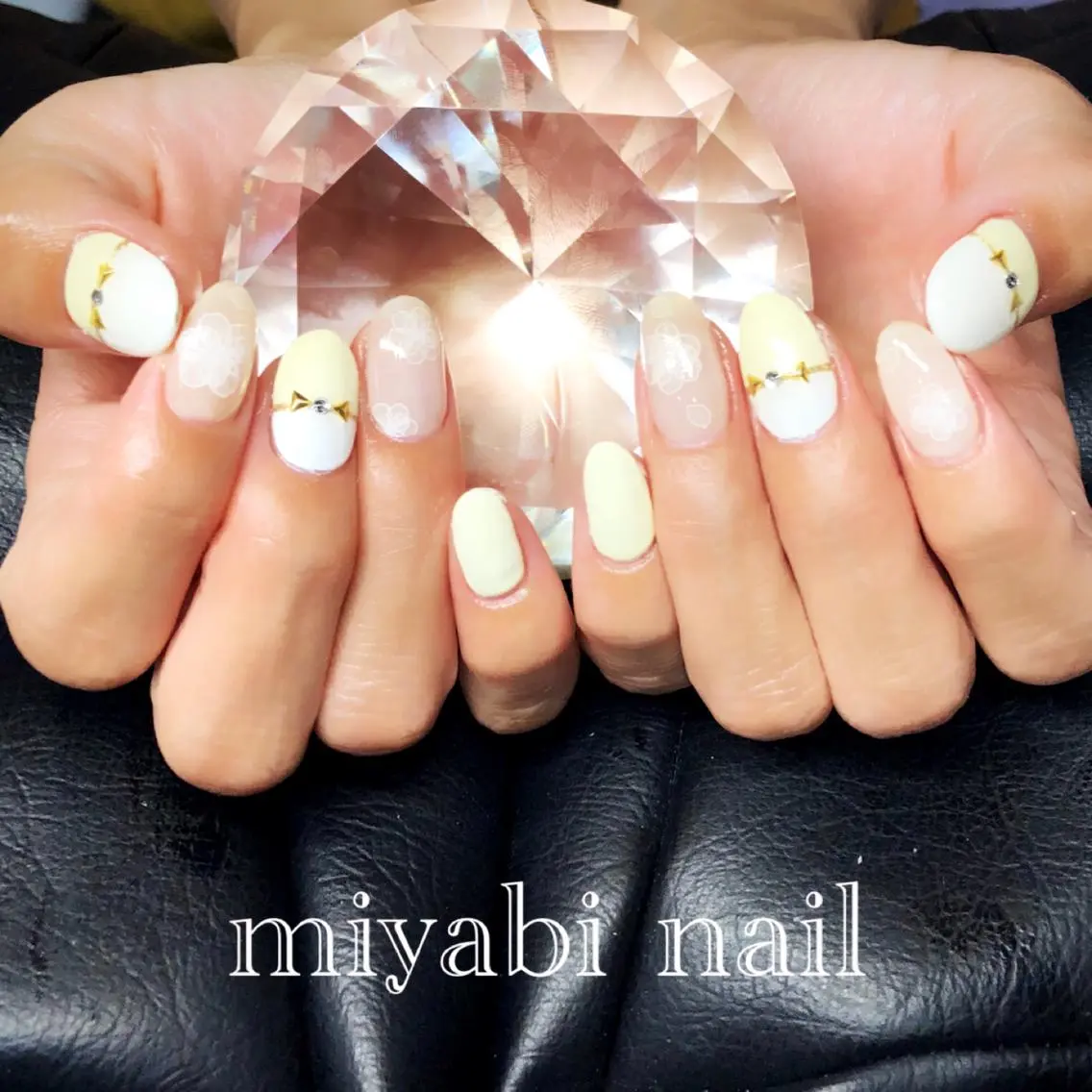 ネイル フラワーネイル フレンチネイル ジェルネイル 持ち込み ホワイト ハンドネイル miyabi nail 桂川駅近くのネイルデザイン