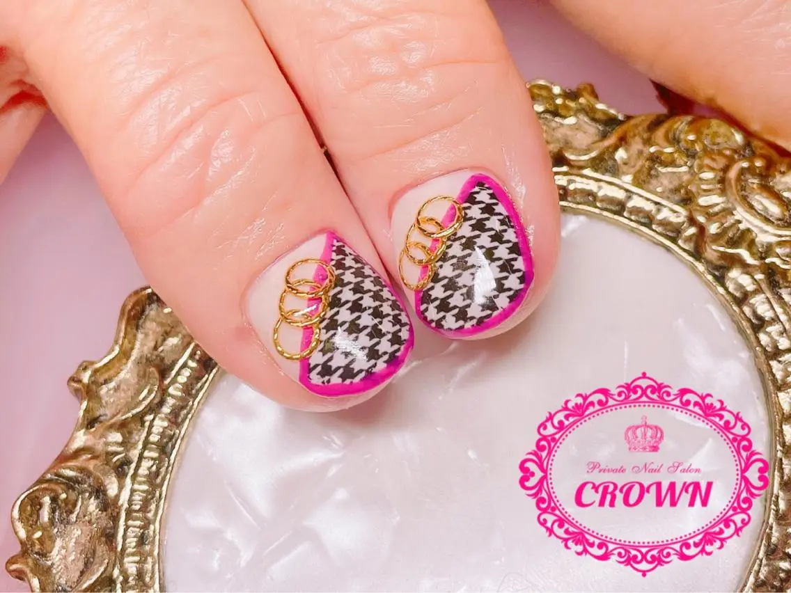 ネイル CROWN プライベートサロンのネイルデザイン