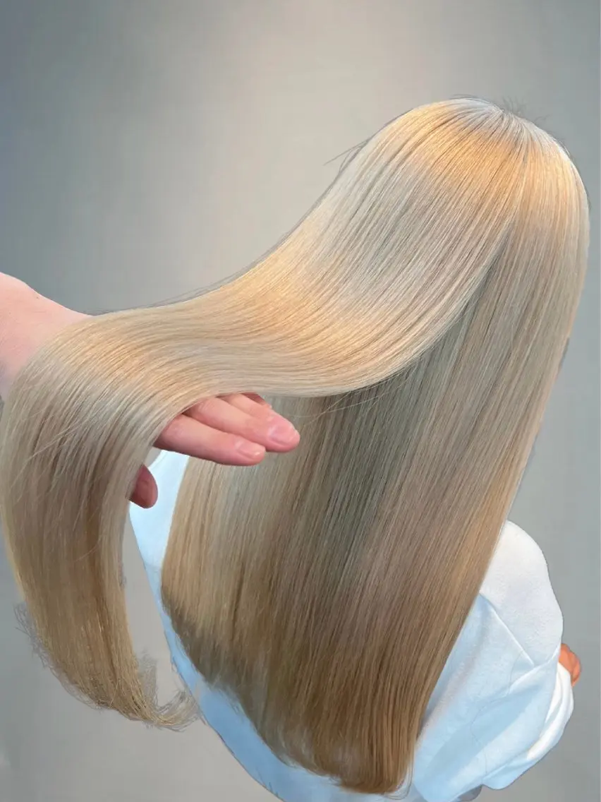 ロング カラー ヘアカラー トリートメント 《髪質改善 UN BLEACH》のヘアスタイル
