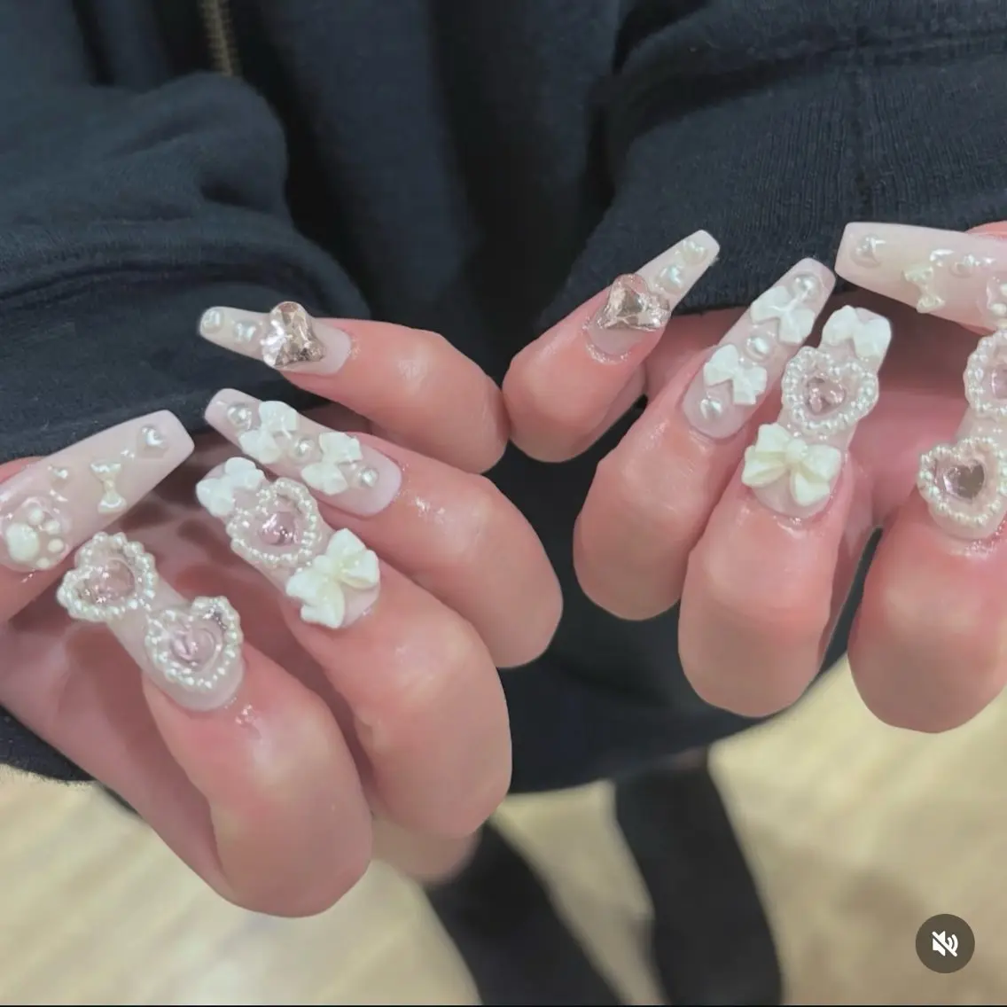 ネイル ガーリー ハート ロングネイル リボン ネイルチップ ハンドネイル BERA NAILSのネイルデザイン
