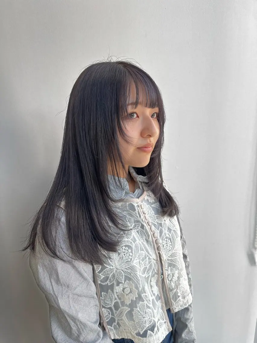 セミロング カラー ヘアアレンジ 🥀暖色韓国ヘア💕 保科侑花のヘアスタイル