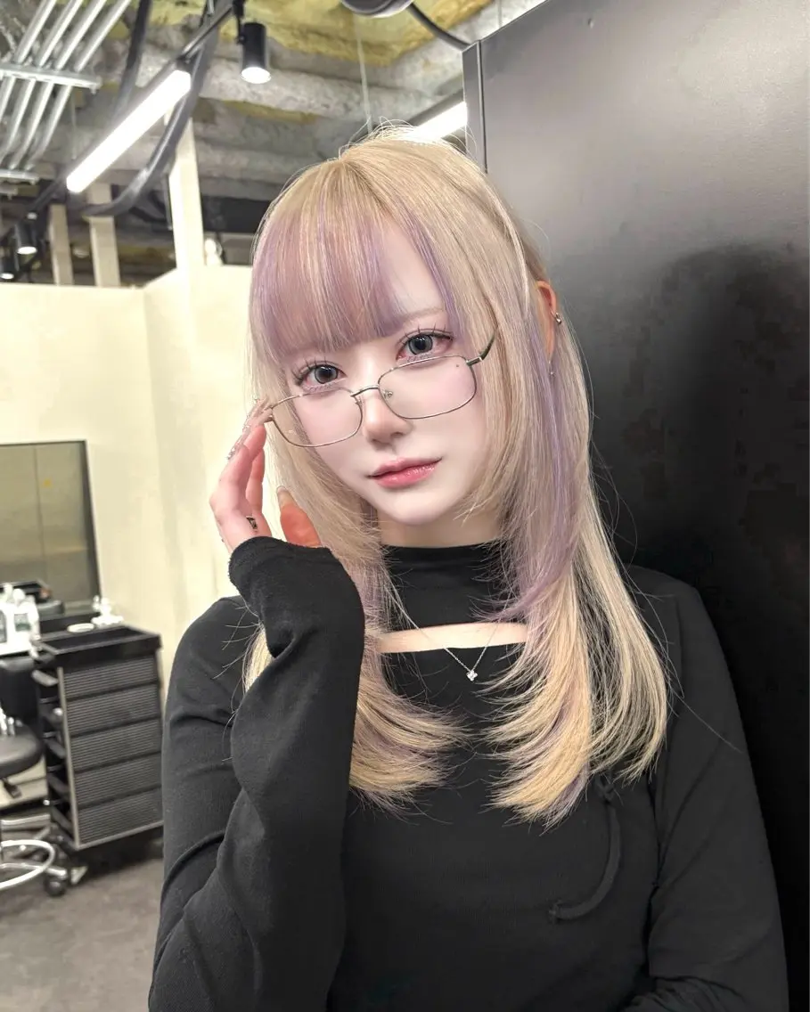 セミロング カラー ブロンド カット ヘアカラー トリートメント jyui/原宿 ハイトーン/デザインのヘアスタイル