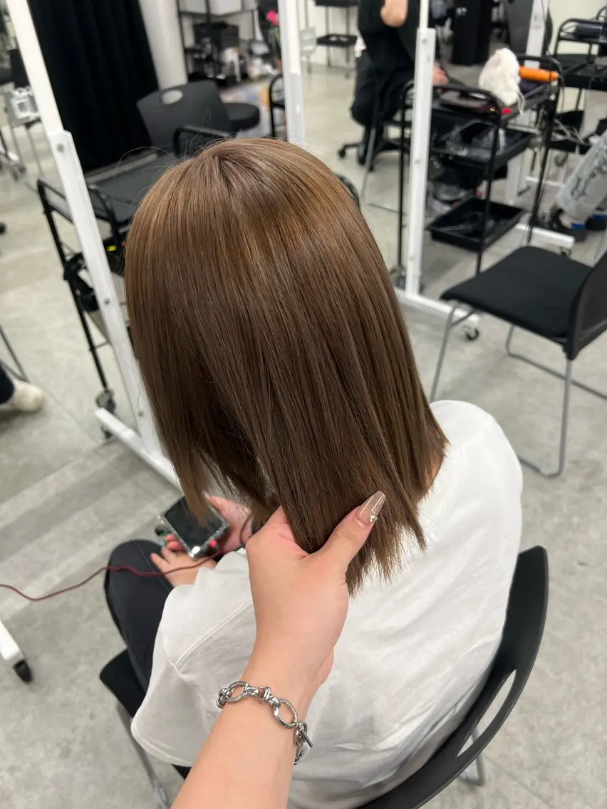 ショート Natsumi / 透明感艶カラーのヘアスタイル