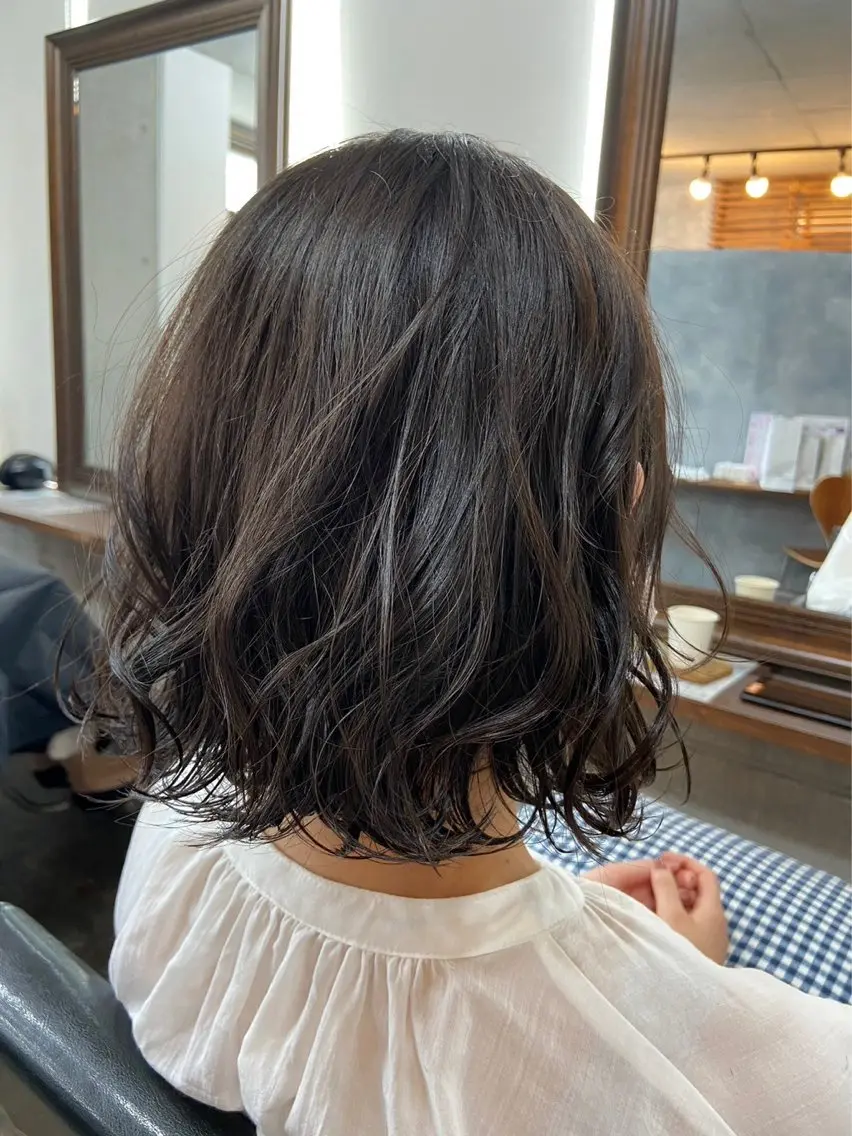 ミディアム カット ヘアカラー トリートメント J /レイヤーカット /ショートボブのヘアスタイル