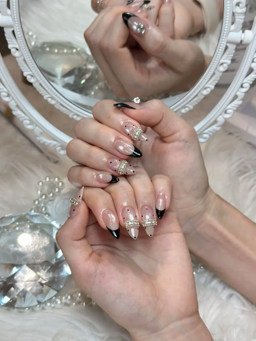 ネイル チークネイル ドット フレンチネイル グラデーション ハート ハンドネイル ハンドケア Eli Muse 新宿ネイルのネイルデザイン
