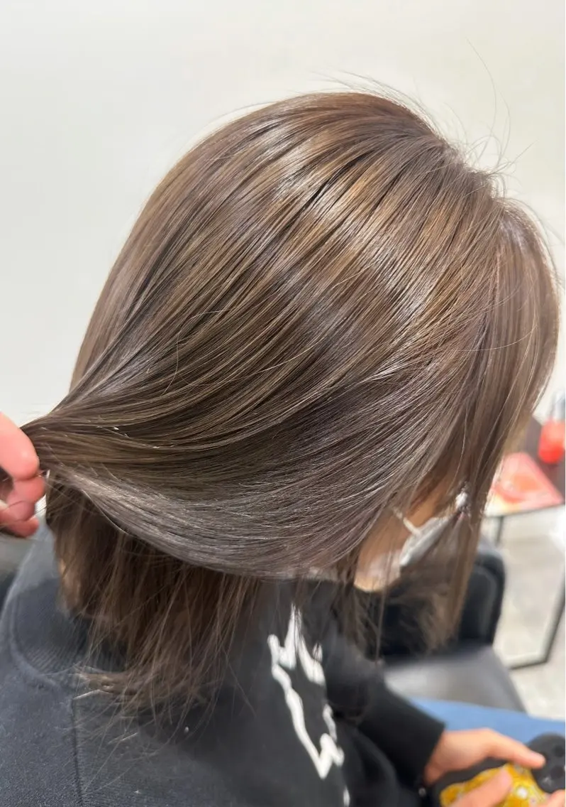 カラー 𝑴𝒐𝒓𝒊 /髪質改善/艶髪🖤のヘアスタイル