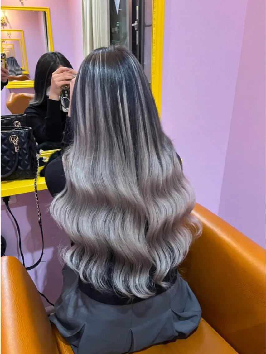 ロング カラー+ちび編み込み エクステ梅田🐨のヘアスタイル