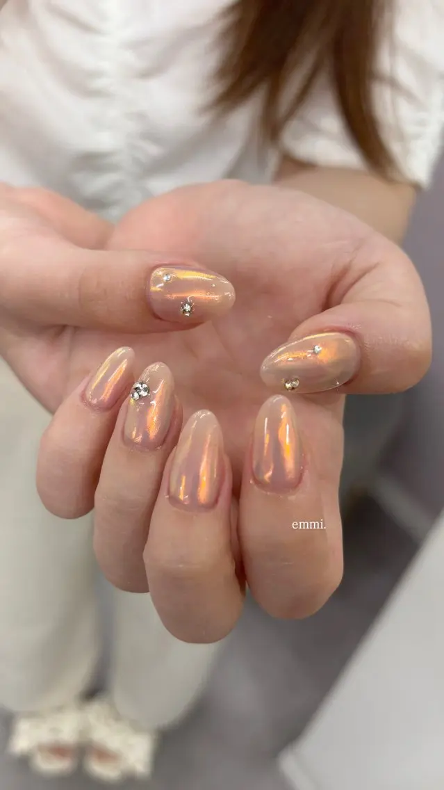 ネイル ドット レース マグネットネイル ミラーネイル ワンホンネイル ハンドネイル emmi nailのネイルデザイン