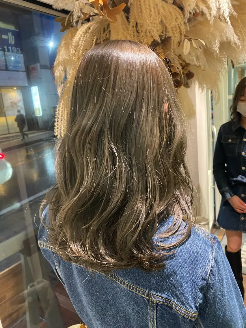 セミロング カラー ヘアカラー 透明感カラー/韓国 ヘア🩶yuri🩵のヘアスタイル