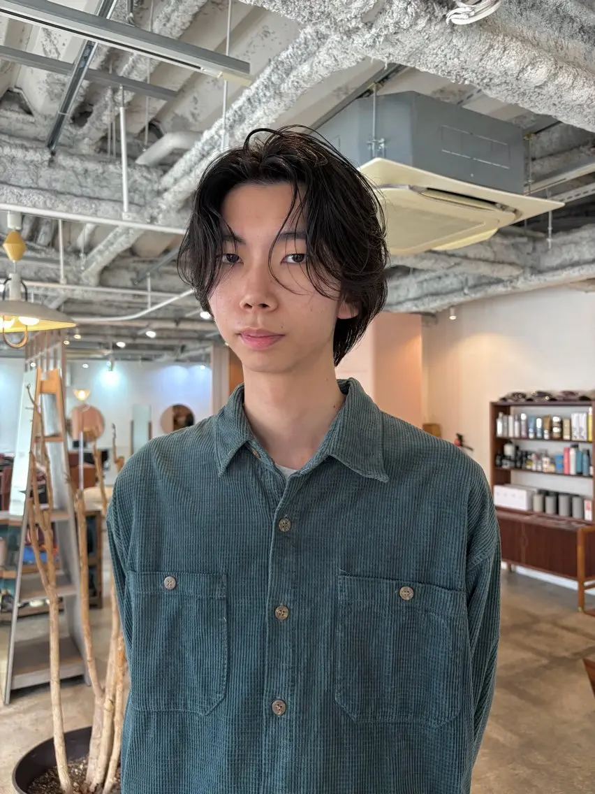 ミディアム カラー 黒髪 透明感カラー ナチュラルブラック ボブ カット ヘアカラー yu maのヘアスタイル