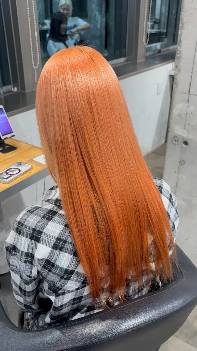 ロング カラー 透明感ベージュ/ レイヤー縮毛矯正のヘアスタイル