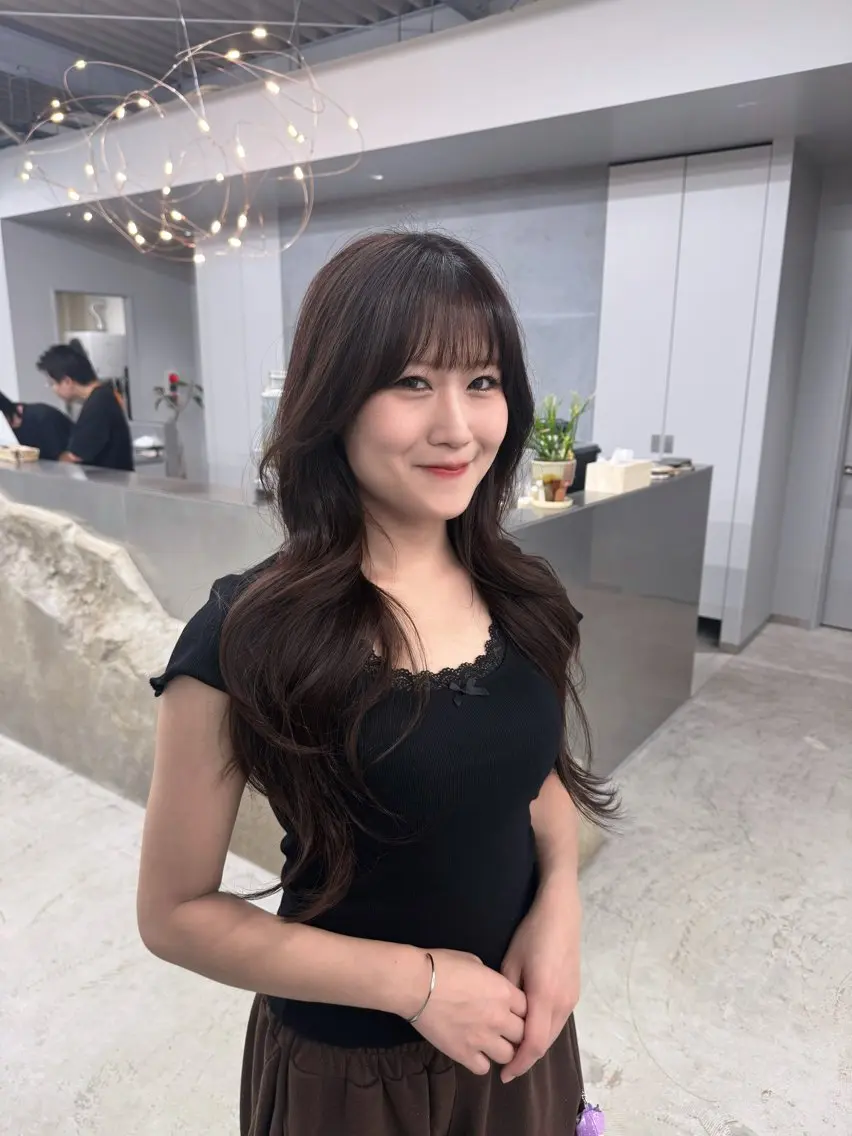 カラー 渥美 芽衣のヘアスタイル